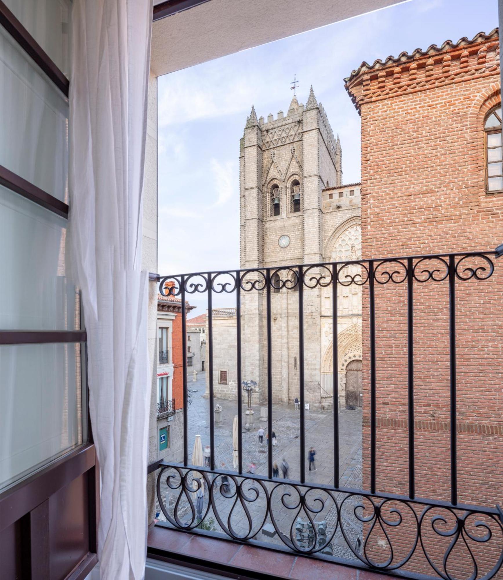 Apartamento Altior Catedral Homes Ávila Luaran gambar